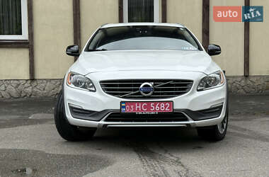 Универсал Volvo V60 Cross Country 2016 в 