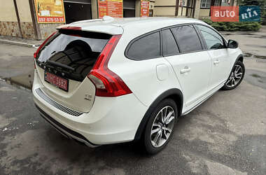 Универсал Volvo V60 Cross Country 2016 в 