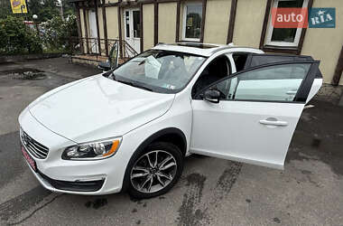 Универсал Volvo V60 Cross Country 2016 в 