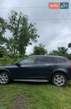 Универсал Volvo V60 Cross Country 2016 в 