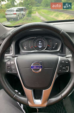 Универсал Volvo V60 Cross Country 2016 в 