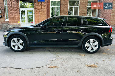 Универсал Volvo V60 Cross Country 2019 в 