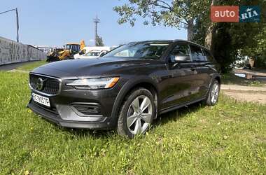 Універсал Volvo V60 Cross Country 2022 в Львові