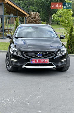Универсал Volvo V60 Cross Country 2016 в 