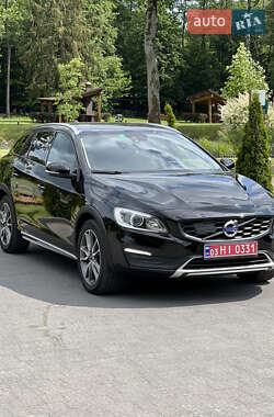 Универсал Volvo V60 Cross Country 2016 в 