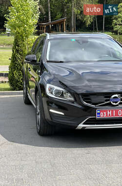 Универсал Volvo V60 Cross Country 2016 в 
