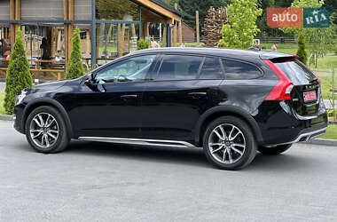 Универсал Volvo V60 Cross Country 2016 в 