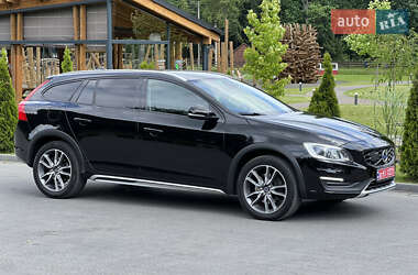 Универсал Volvo V60 Cross Country 2016 в 