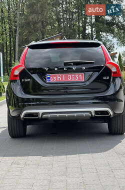 Универсал Volvo V60 Cross Country 2016 в 