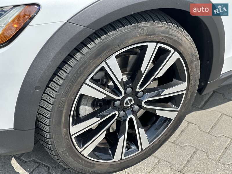 Универсал Volvo V60 Cross Country 2020 в Хмельницком