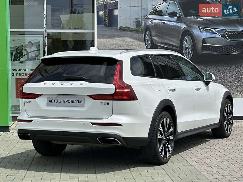 Универсал Volvo V60 Cross Country 2020 в Хмельницком