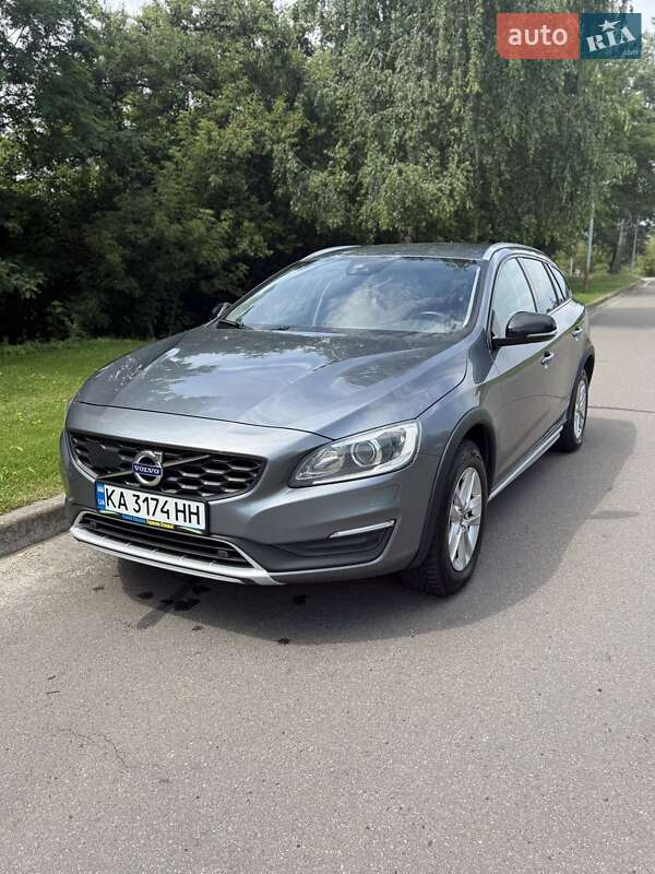 Volvo V60 Cross Country 2017