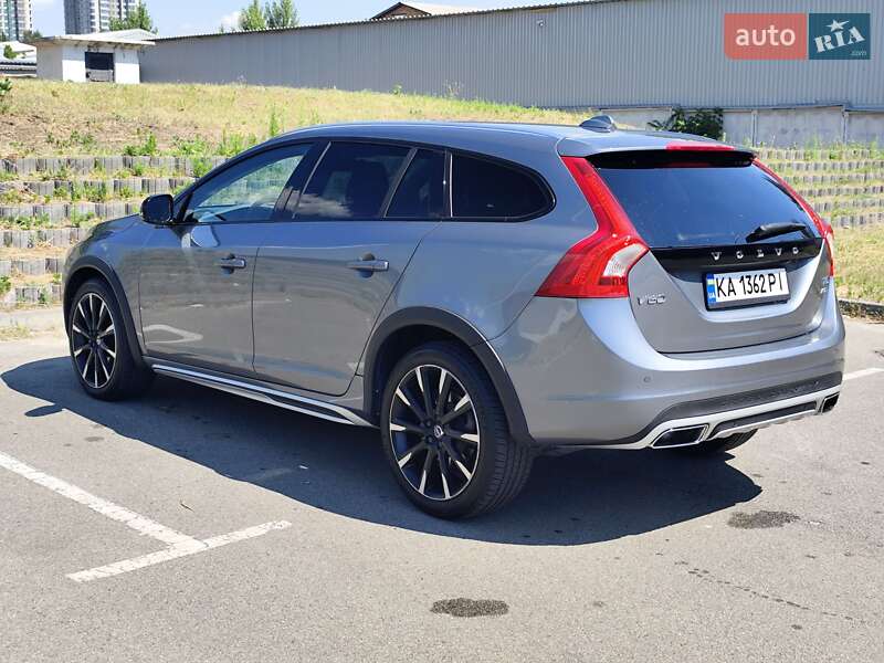 Универсал Volvo V60 Cross Country 2015 в Киеве