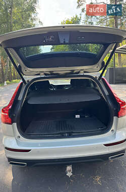 Универсал Volvo V60 Cross Country 2019 в 
