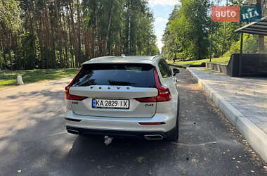 Универсал Volvo V60 Cross Country 2019 в 