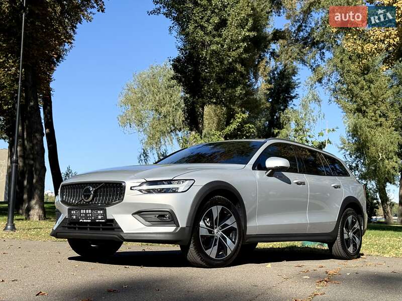 Универсал Volvo V60 Cross Country 2024 в Киеве
