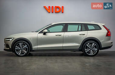 Универсал Volvo V60 Cross Country 2020 в 