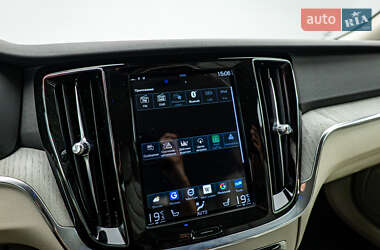Универсал Volvo V60 Cross Country 2020 в 