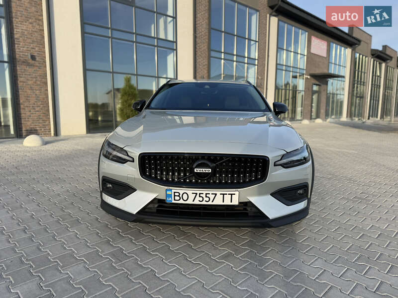 Универсал Volvo V60 Cross Country 2020 в Тернополе