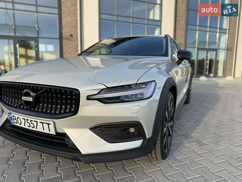Универсал Volvo V60 Cross Country 2020 в Тернополе