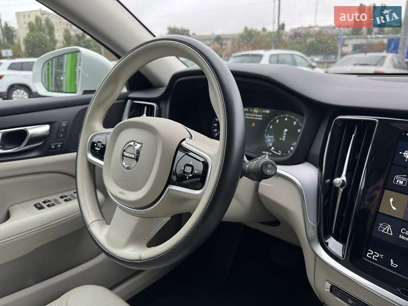 Универсал Volvo V60 Cross Country 2020 в Киеве фото 31 Универсал Volvo V60 Cross Country 2020 в Киеве
