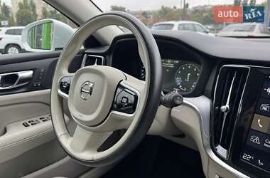 Универсал Volvo V60 Cross Country 2020 в 