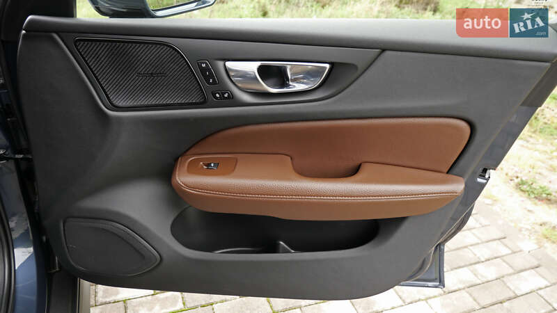 Універсал Volvo V60 Cross Country 2020 в Львові фото 58 Універсал Volvo V60 Cross Country 2020 в Львові