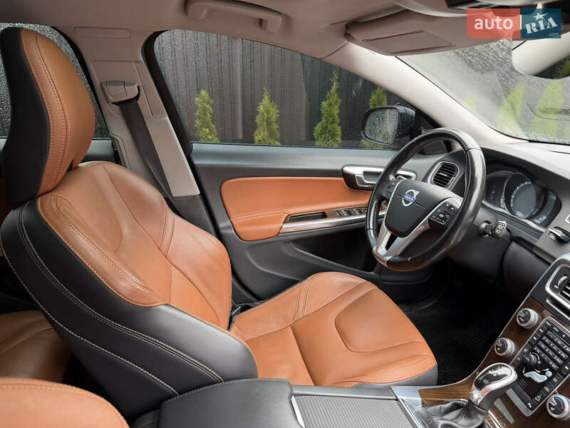 Универсал Volvo V60 Cross Country 2015 в Ивано-Франковске