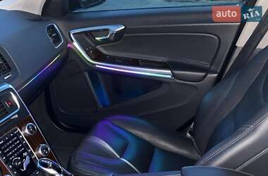 Універсал Volvo V60 Cross Country 2018 в 