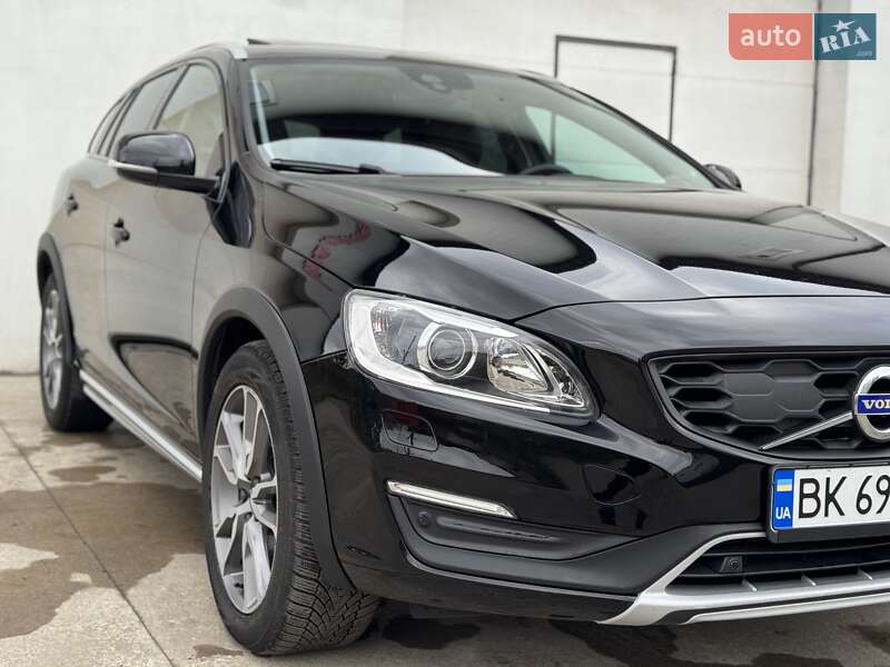 Универсал Volvo V60 Cross Country 2018 в Сарнах фото 32 Универсал Volvo V60 Cross Country 2018 в Сарнах