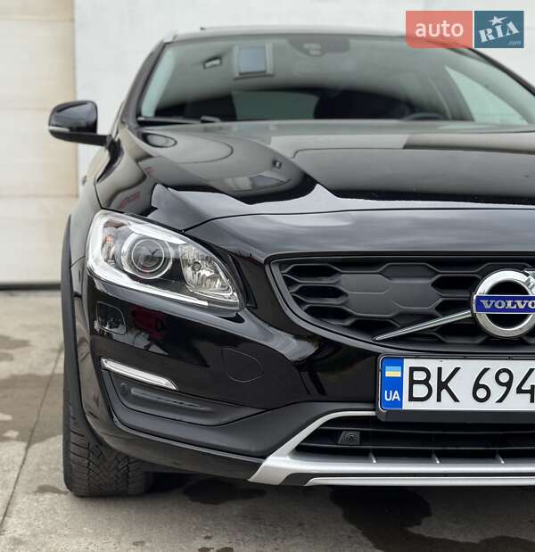 Универсал Volvo V60 Cross Country 2018 в Сарнах фото 35 Универсал Volvo V60 Cross Country 2018 в Сарнах