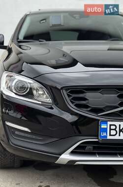 Універсал Volvo V60 Cross Country 2018 в 