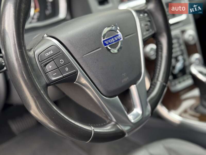 Универсал Volvo V60 Cross Country 2018 в Сарнах фото 44 Универсал Volvo V60 Cross Country 2018 в Сарнах