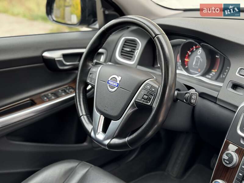Универсал Volvo V60 Cross Country 2018 в Сарнах фото 54 Универсал Volvo V60 Cross Country 2018 в Сарнах