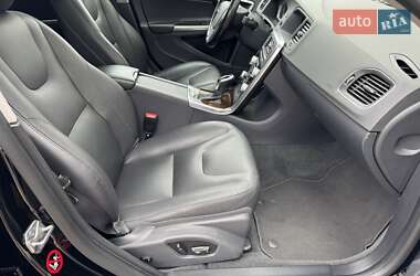 Універсал Volvo V60 Cross Country 2018 в 