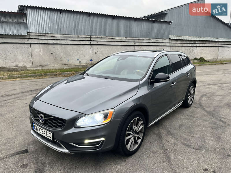 Универсал Volvo V60 Cross Country 2016 в Киеве