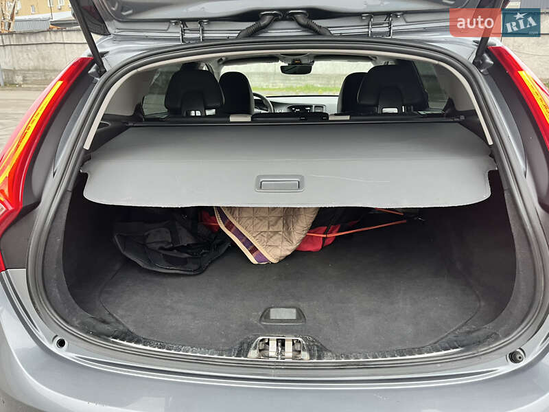 Универсал Volvo V60 Cross Country 2016 в Киеве