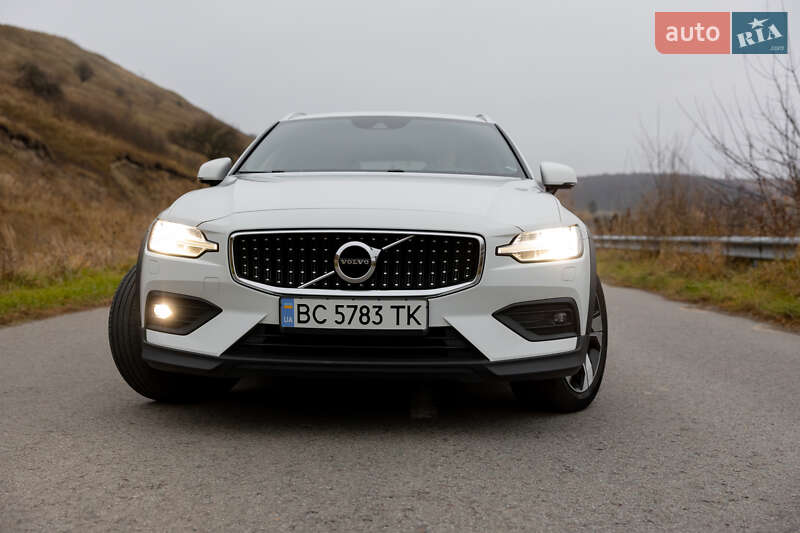 Универсал Volvo V60 Cross Country 2019 в Львове фото 6 Универсал Volvo V60 Cross Country 2019 в Львове
