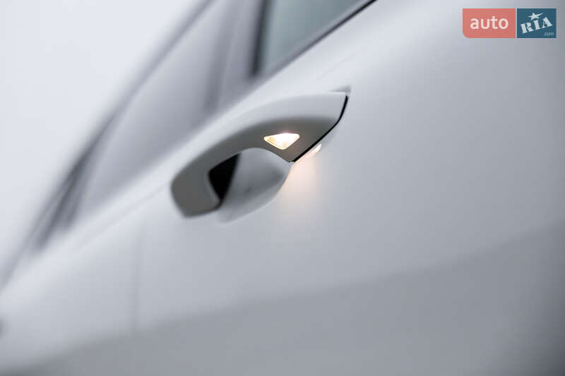 Универсал Volvo V60 Cross Country 2019 в Львове фото 29 Универсал Volvo V60 Cross Country 2019 в Львове