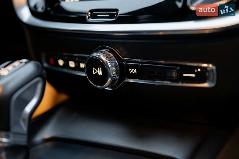 Универсал Volvo V60 Cross Country 2019 в Львове фото 83 Универсал Volvo V60 Cross Country 2019 в Львове