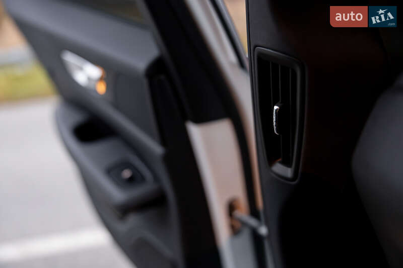 Универсал Volvo V60 Cross Country 2019 в Львове фото 87 Универсал Volvo V60 Cross Country 2019 в Львове