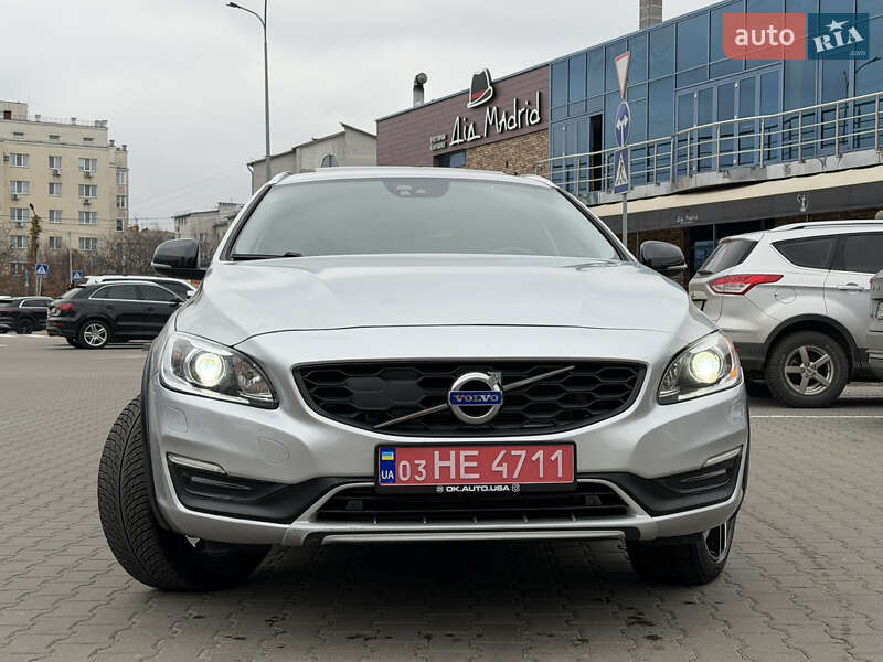 Універсал Volvo V60 Cross Country 2017 в Києві фото 12 Універсал Volvo V60 Cross Country 2017 в Києві