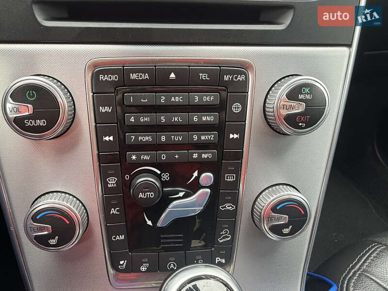 Універсал Volvo V60 Cross Country 2017 в Києві фото 56 Універсал Volvo V60 Cross Country 2017 в Києві