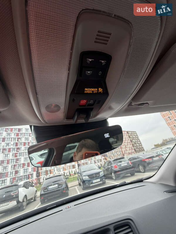 Універсал Volvo V60 Cross Country 2017 в Києві фото 60 Універсал Volvo V60 Cross Country 2017 в Києві