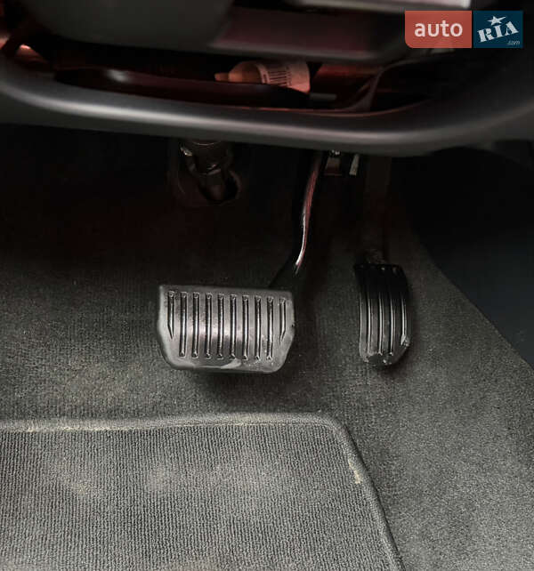 Універсал Volvo V60 Cross Country 2017 в Києві фото 64 Універсал Volvo V60 Cross Country 2017 в Києві