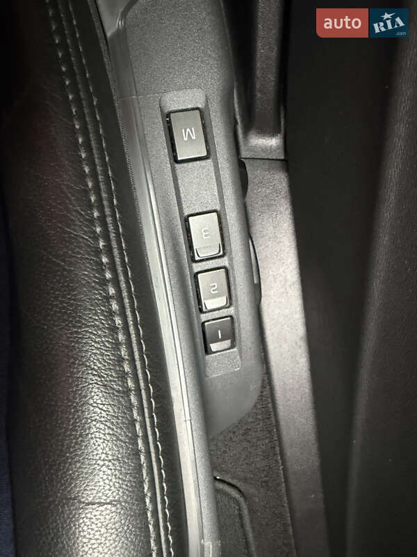 Універсал Volvo V60 Cross Country 2017 в Києві фото 78 Універсал Volvo V60 Cross Country 2017 в Києві