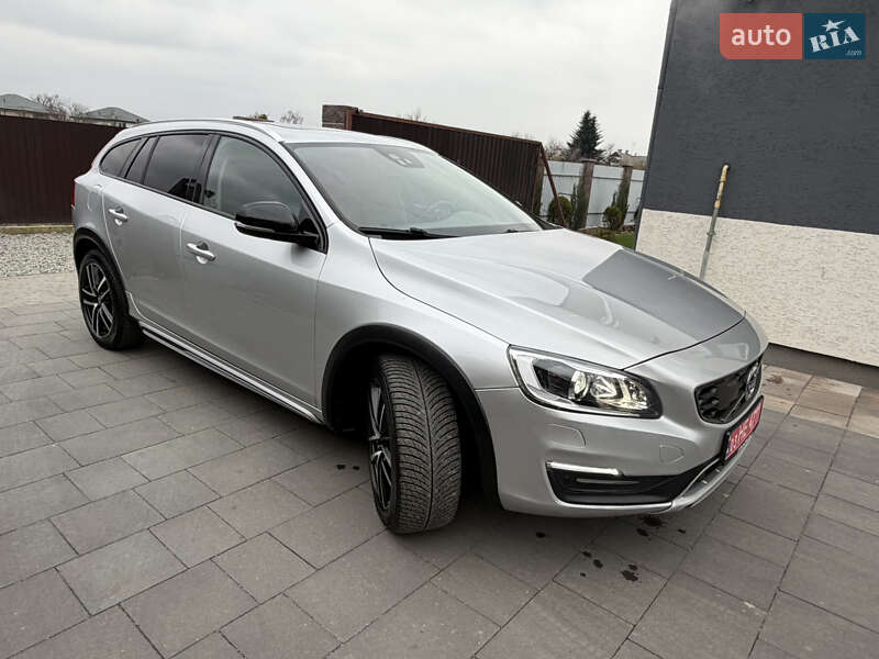 Універсал Volvo V60 Cross Country 2017 в Києві фото 82 Універсал Volvo V60 Cross Country 2017 в Києві