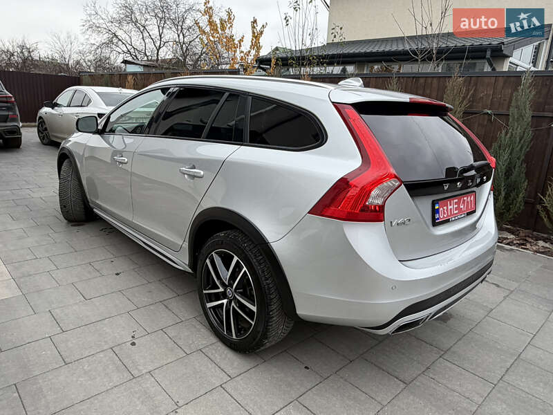 Універсал Volvo V60 Cross Country 2017 в Києві фото 86 Універсал Volvo V60 Cross Country 2017 в Києві
