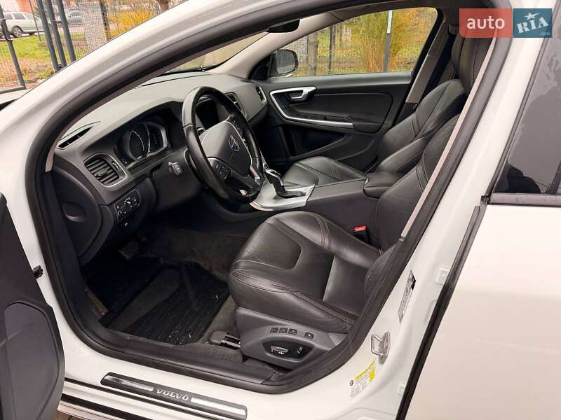 Універсал Volvo V60 Cross Country 2016 в Рівному