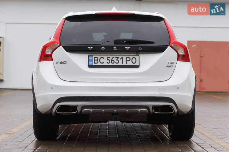 Универсал Volvo V60 Cross Country 2016 в Львове